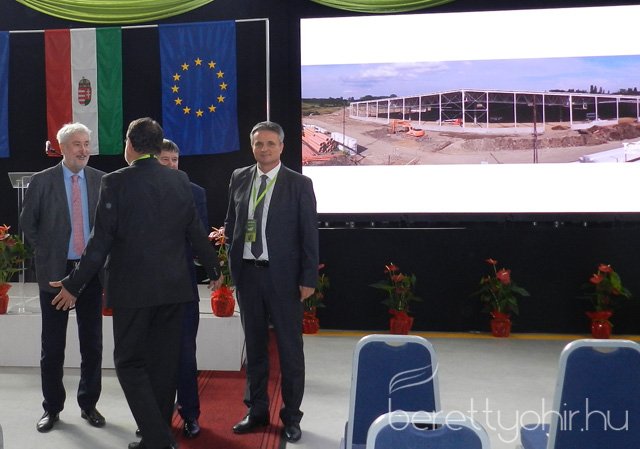 Tama raktárcsarnok átadó ünnepség 02